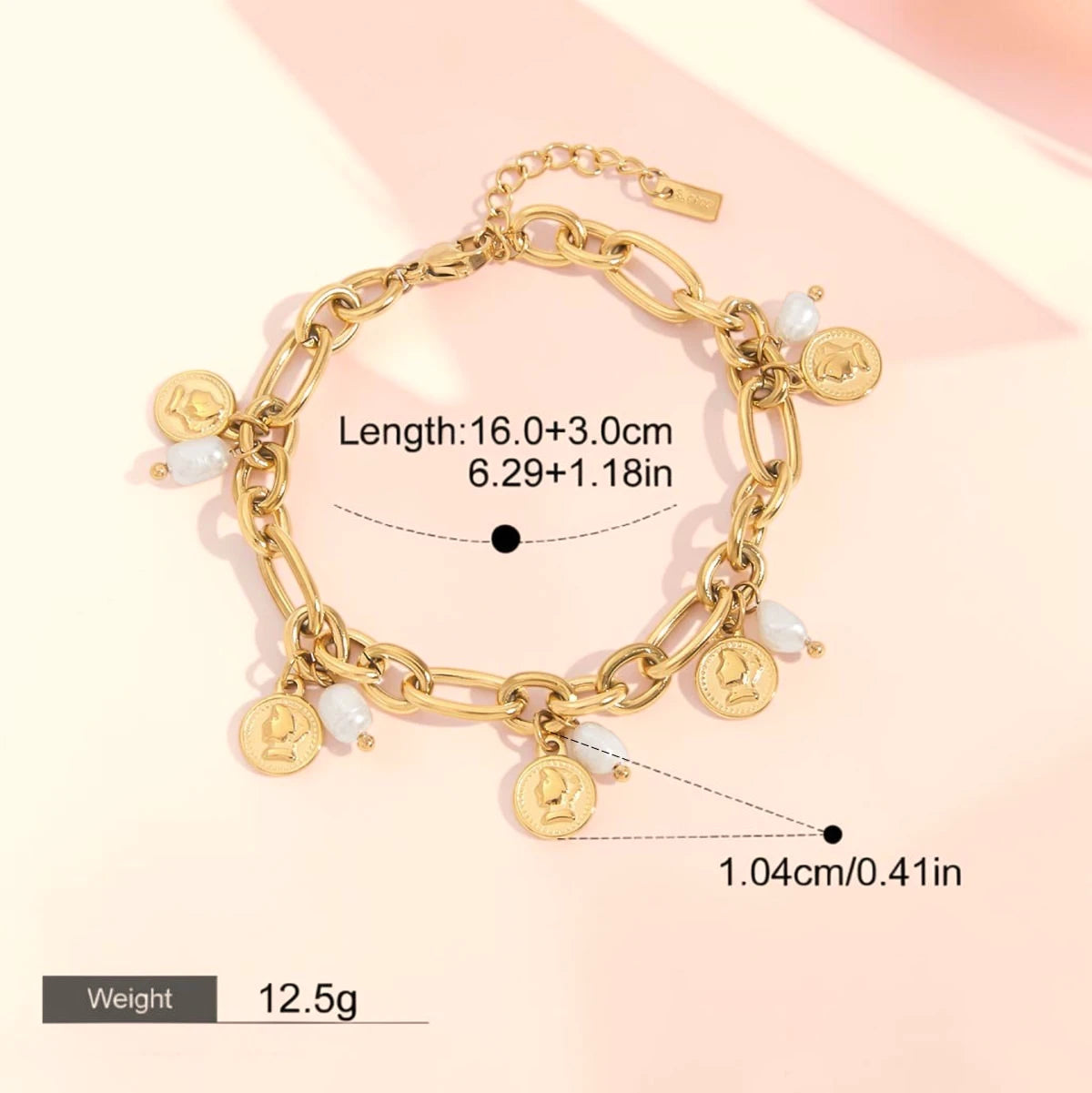 De bedelarmband met Romeinse munt en barokparel